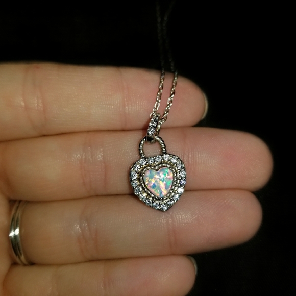 Kay Jewelers Jewelry - Opal Topaz Necklace π¦ Kay Jewelers Jewelry - Opal Topaz Necklace π¦